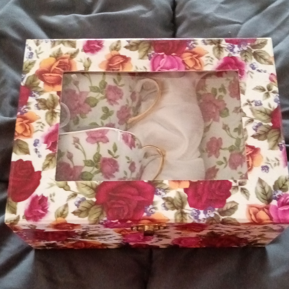 Two cups and Saucers tea set